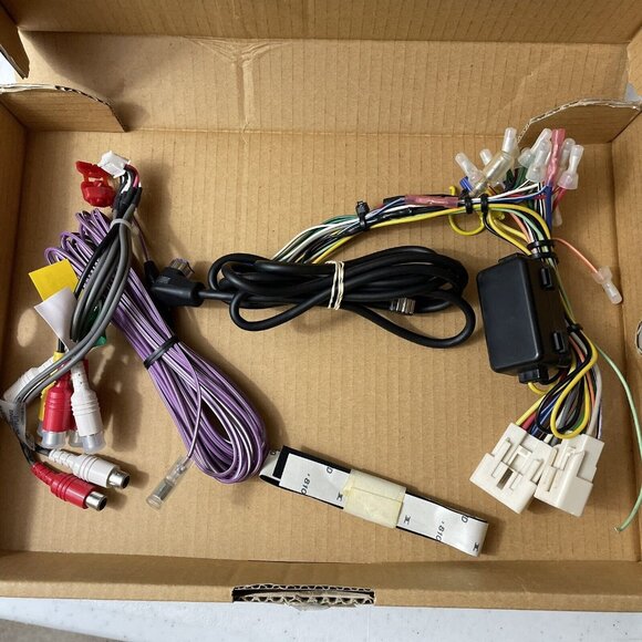 Pioneer AVHP5700DVD Radio DVD Player Tested Working With Box, Wires, Manuals - Picture 13 of 16